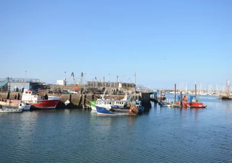 September Cottage is within walking distance of Brixham harbour & town amenities