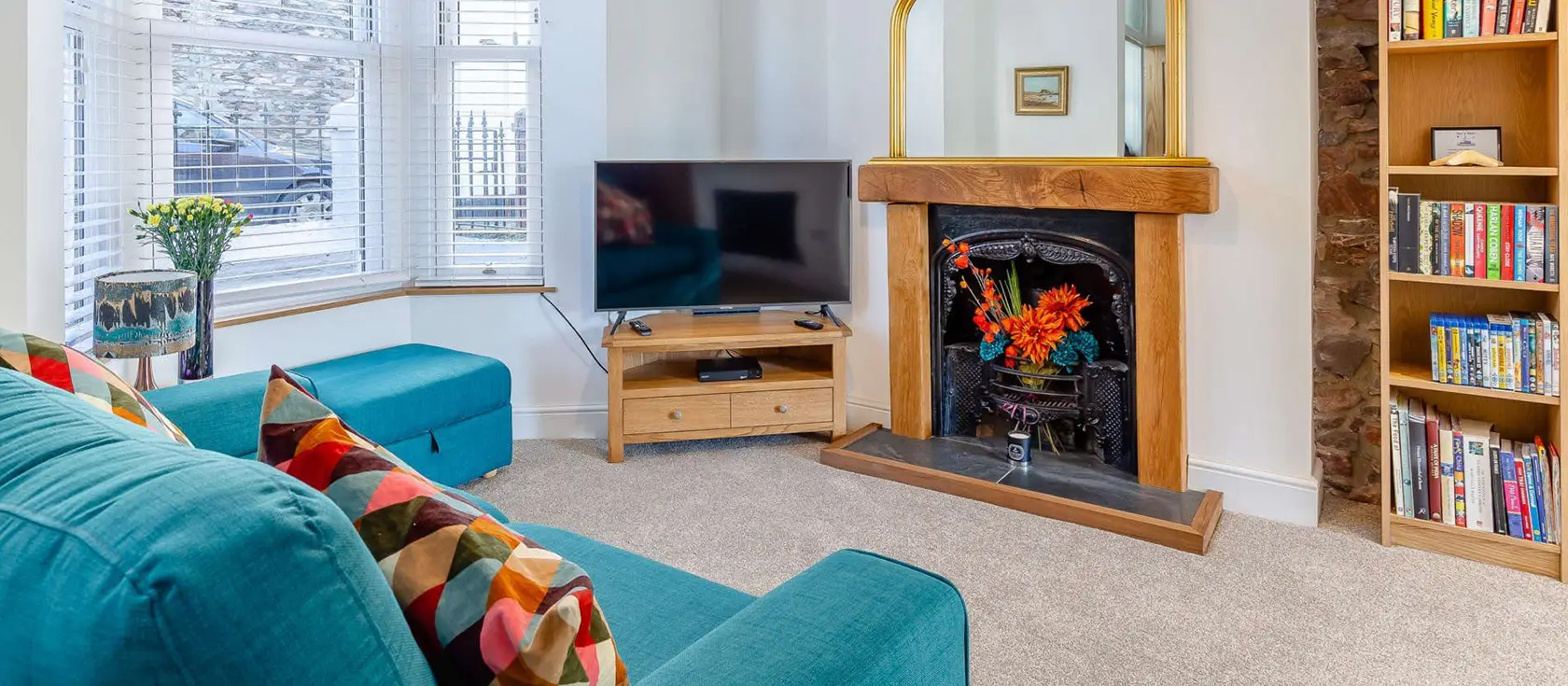 Ser A Mor, Brixham is a characterful Victorian coastal retreat with contemporary styling, featuring harbour views from the south-facing terrace and spacious living areas. Just steps from Brixham's bustling harbour, it's perfect for family holidays.
