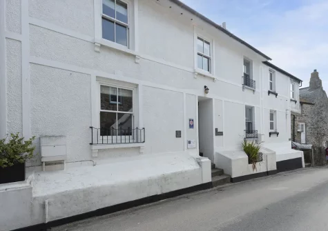 Outside Serendipity Cottage, St Ives