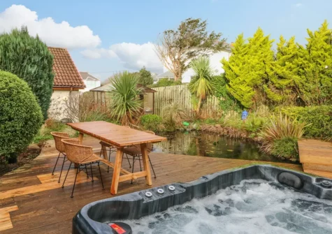 The decked patio & hot tub at Shangri-La, Bideford