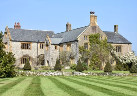 Sheafhayne Manor is a fabulous Grade II listed Elizabethan manor house in the East Devon countryside