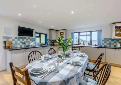 The kitchen & dining area at Shearing Shed, Combe Martin