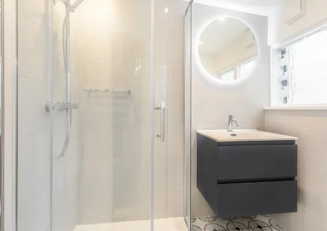 The shower room at Shell Cottage, 10 St Peters Street, St Ives