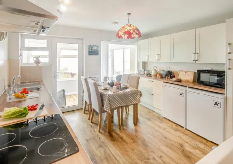 The kitchen & dining area at Shellseekers, Marazion