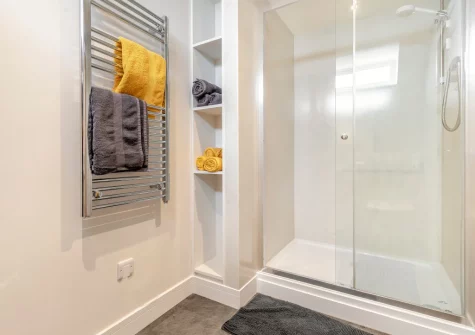 The shower room at Shellseekers, Marazion