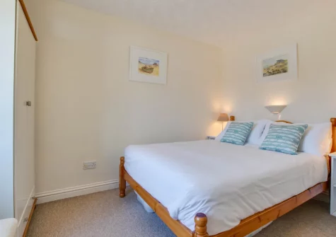 Bedroom #1 at Shellseekers, Tregolds