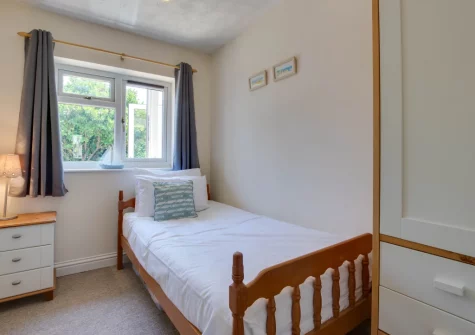 Bedroom #3 at Shellseekers, Tregolds