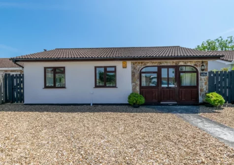 Shellseekers is a lovely detached bungalow in a peaceful location, mart & stylish interiors create a relaxing seaside retreat
