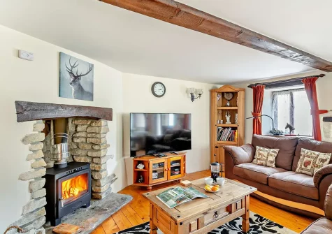 The living room at Shirleys Cottage, Bentwitchen