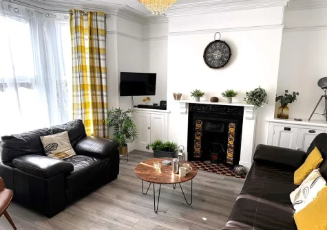 The living area at Shore Shack, Brixham