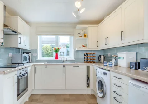 The kitchen at Shorelark, Porthtowan