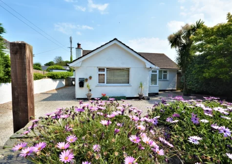 Shotwood is a stylish & spacious bungalow, an idyllic retreat Little Petherick