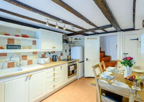 The kitchen & dining area at Skippers Cottage, Ilfracombe