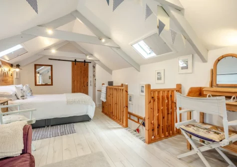 The bedroom at Skyber Riverview Barn, Tresarrett