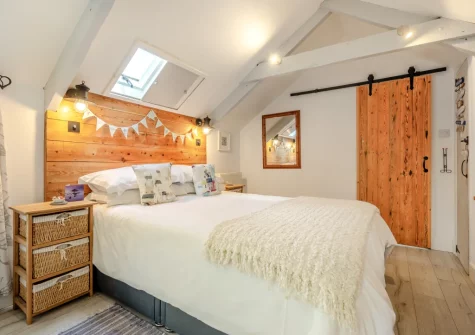 The bedroom at Skyber Riverview Barn, Tresarrett
