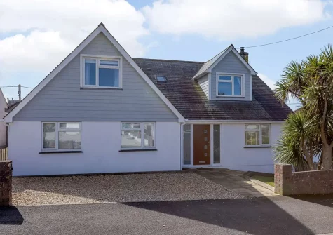 Slow Tide is a beautifully presented coastal home with a cinema room, snug & spacious open plan living area
