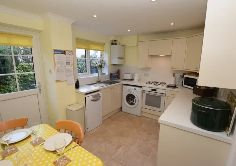 The kitchen & dining area at Snowdrops, Beer