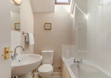 The bathroom at Snowdrops, Beer