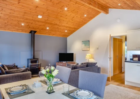 The dining area at Snowy Owl, Winnard's Perch