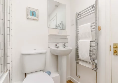 The bathroom at Song of the Sea, Penzance