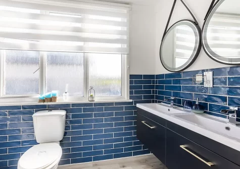Bedroom #1 en-suite bathroom at Soundwaves House, Bude