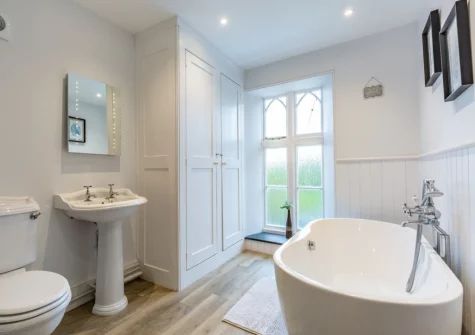 The bathroom at South Blatchborough Manor, Bradworthy