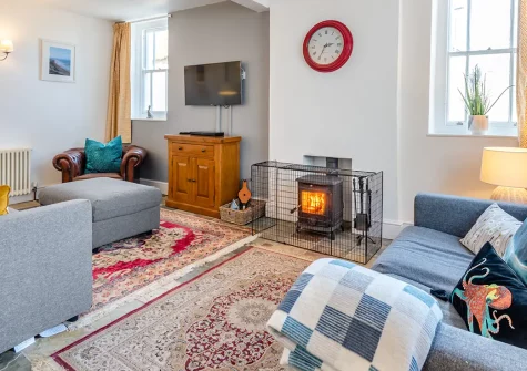 South Street Farm, Braunton is a charming 3-bedroom cottage with a courtyard garden and cosy wood burner. Perfectly placed for beach days, coastal walks and the Tarka Trail, it's ideal for families seeking unforgettable North Devon adventures.