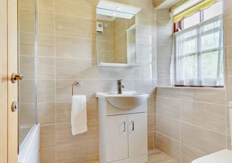 The bathroom at Sowanna Farm Cottage, White Cross