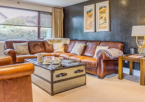 Spindrift, Instow is a luxury three-bedroom contemporary retreat featuring private hot tub and conservatory. Just minutes from golden beaches, waterfront dining, and North Devon's finest attractions - perfect for unforgettable family holidays.