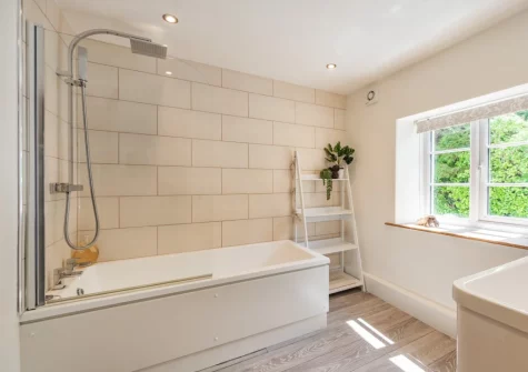 The bathroom at Spring Cottage, Mortehoe