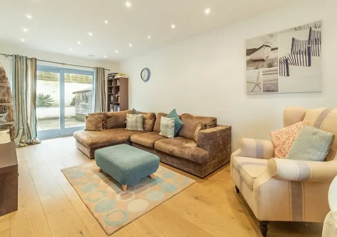 The living room at Spring Tide, Porthtowan