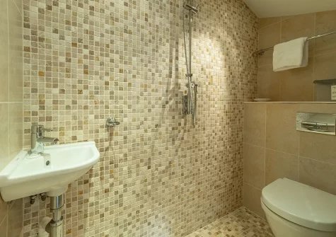 The wetroom at Spring Tide, Porthtowan