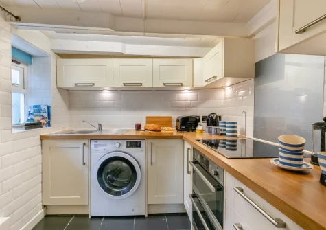 The kitchen at St Gwithians, 7 Bay View Terrace, Porthleven