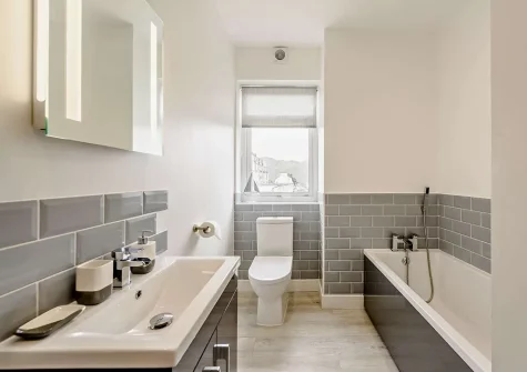 The bathroom at St James Villa, Ilfracombe