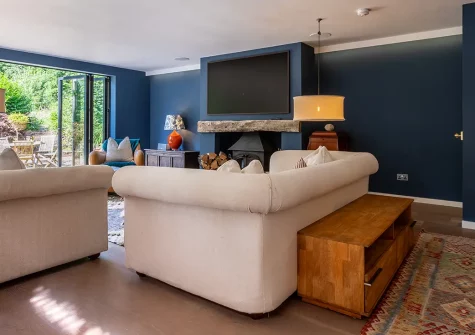 St Mary's, Little Petherick is a magnificent retreat for larger families on the Saints Way with stunning creek views. Enjoy a wood-fired hot tub, outdoor games, countryside access and exceptional amenities perfect for unforgettable family gatherings.