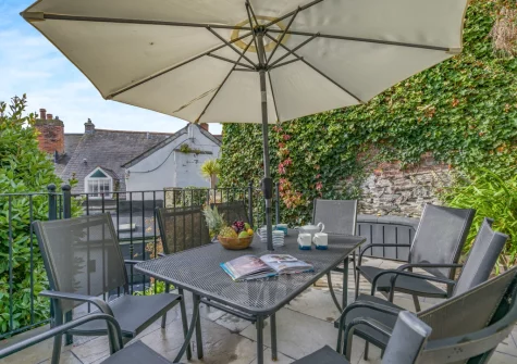 The upper level patio & alfresco dining area at St Piran's, Padstow