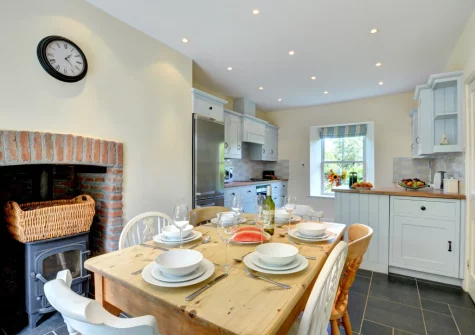 The country-style kitchen & dining area at St Teresa's Cottage, St Mawgan