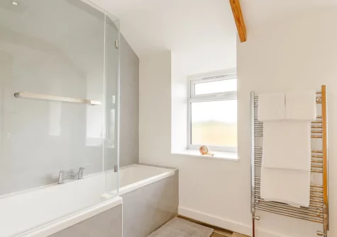 The bathroom at Standing Stones, Newlyn