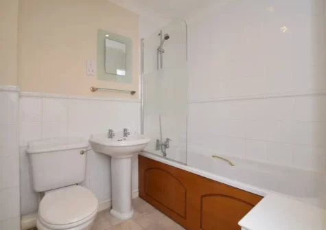 The bathroom at Starboard, Hesketh Mews, Torquay