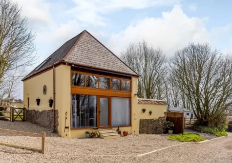 Stargazey Barn is a beautiful detached converted barn in idyllic countryside setting
