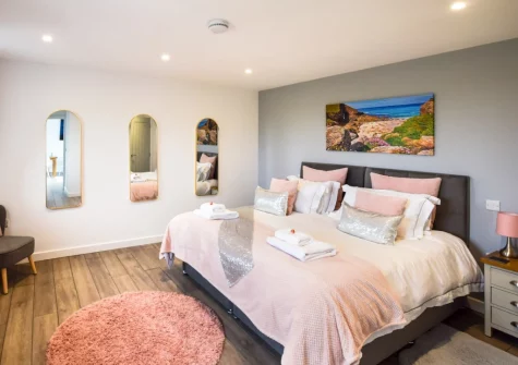 The bedroom at Stargazing Cottage, St Just