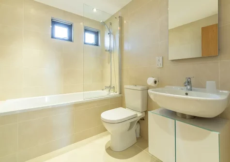 The bathroom at Stargazy, Morcliff Holiday Lodges, St Agnes