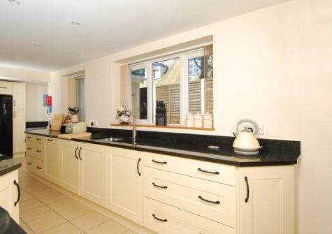 The kitchen @ Steamer Quay Cottage, Paignton