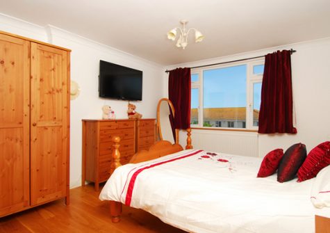 Bedroom 1 @ Steamer Quay Cottage, Paignton