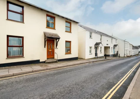 Stepcott Cottage is a semi-detached two-bedroom cottage with stylish interior