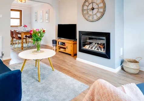 Stepcott Cottage, Braunton, is a stylish two-bedroom retreat in the heart of the village. Enjoy modern comforts, easy beach access, and a prime location for exploring North Devon's stunning coast and attractions. Perfect for families and couples.