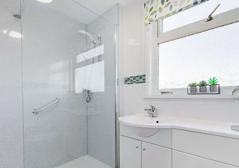 The shower room at Stewarts Retreat, Bude