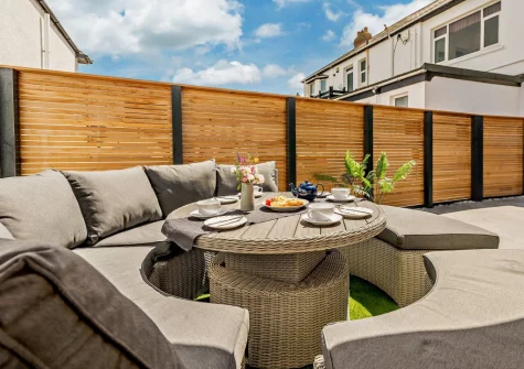 enclosed courtyard garden & alfresco dining area