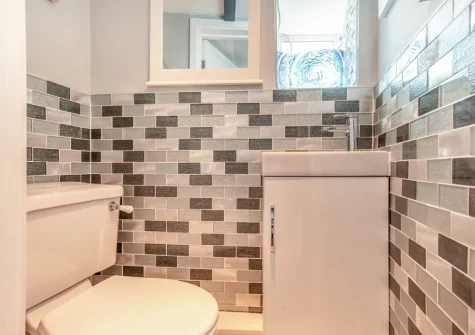 The cloakroom WC at Stormgazer, Porthleven