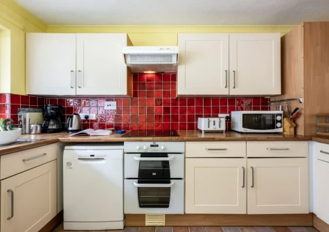 The kitchen at Stradav, Polzeath